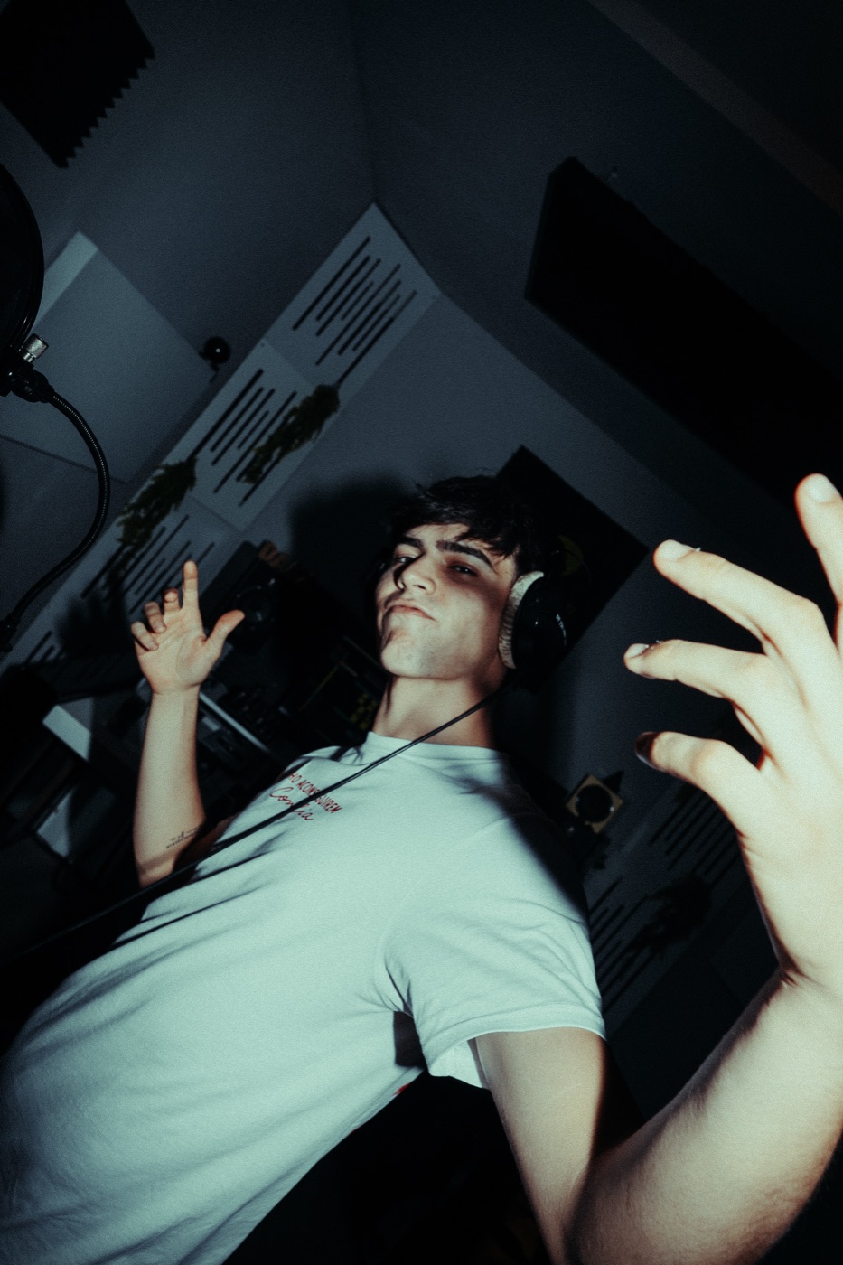 Cantante en estudio de grabación